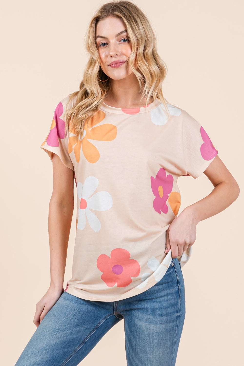 BOMBOM Floral Short SleeveBOMBOM Floral Short Sleeve T-ShirtThe Floral Short Sleeve T-Shirt is a versatile and stylish piece for your casual wardrobe. Featuring a floral print design, this t-shirt adds a touch of femininity aClothingTrendsiLive Online MallBOMBOM Floral Short Sleeve